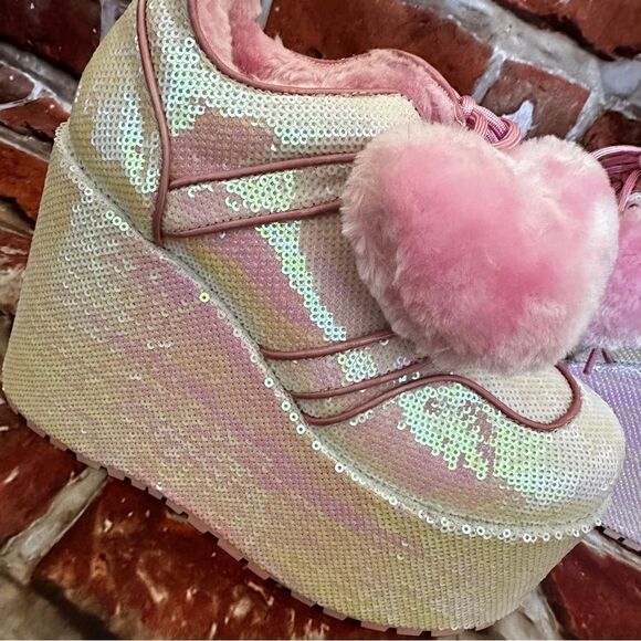 NWT Sugar Thrillz opalescent sequin heart plush cascade dreams platforms Sz 7 - Picture 2 of 10